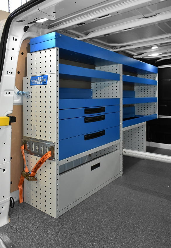 Custom con cassetti e ripiani di scaffalatura Syncro Emilia