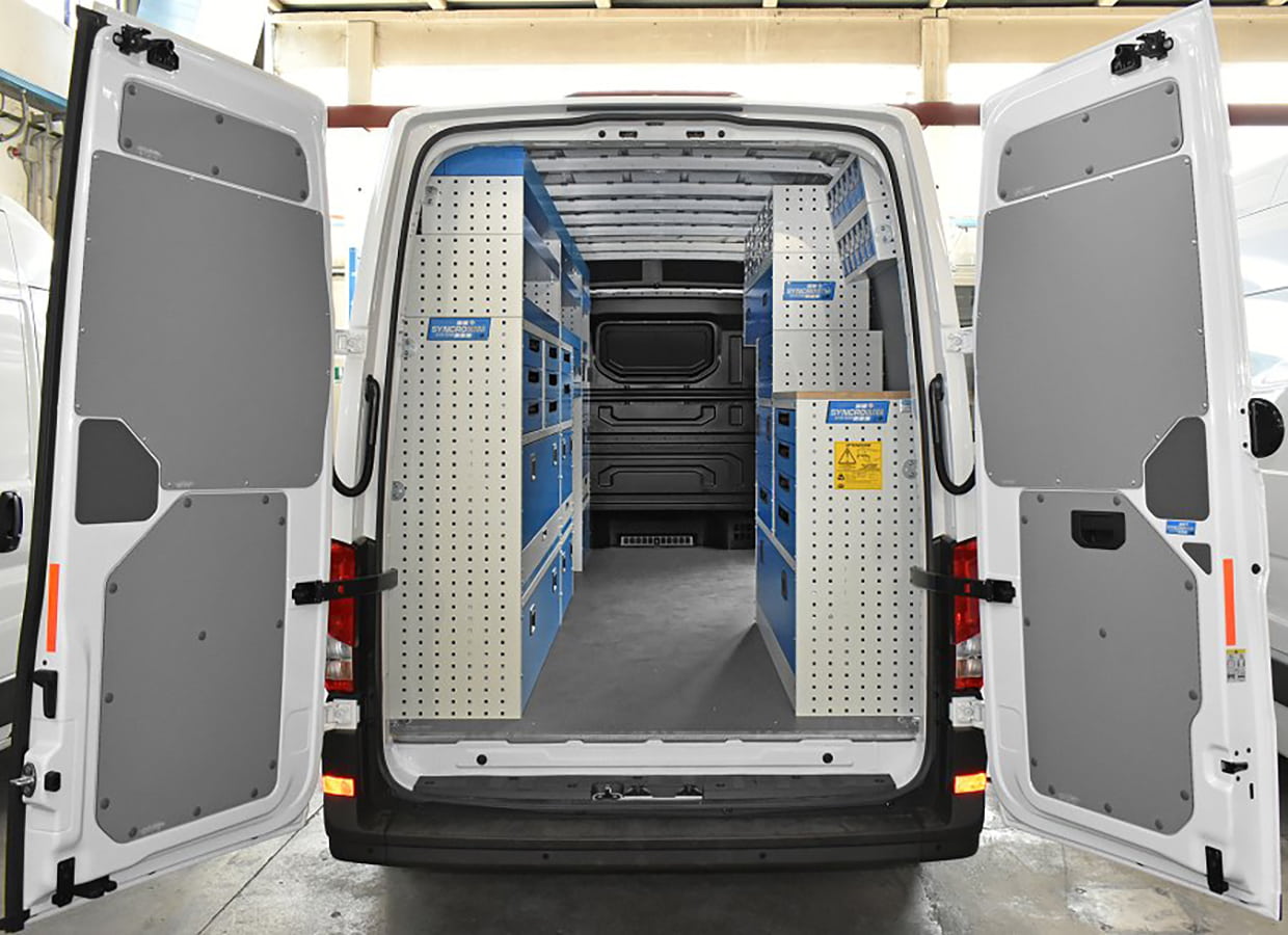 Allestimento completo per furgone MAN TGE L4H3 realizzato da Syncro System Emilia